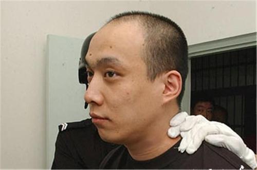 04年明星吴若甫绑架案，北京第一悍匪王立华，是个怎样的人？