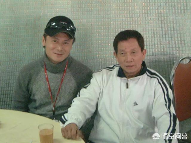 洪拳大师刘家良为什么说李小龙这么年轻就去世，也是好的？