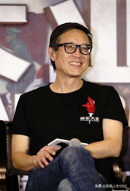 如何评价刘伟强担任电影《建军大业》导演？