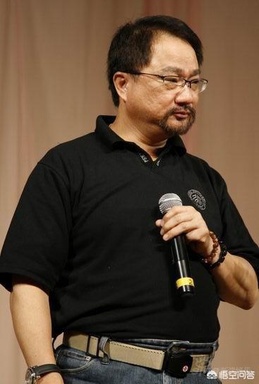 香港导演徐小明作为一位能歌能演、能文能武的全才，他都有哪些作品和成就？